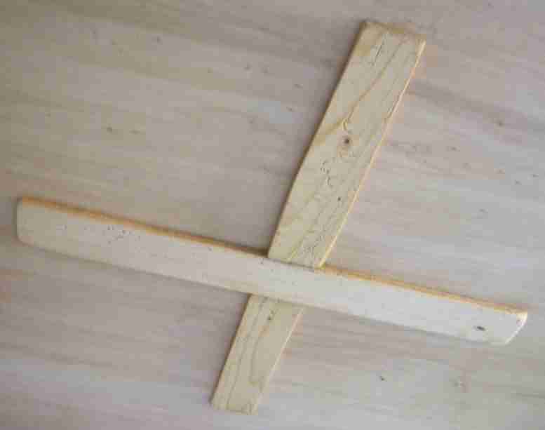 Geleimtes Kreuz Unterseite des Daches.