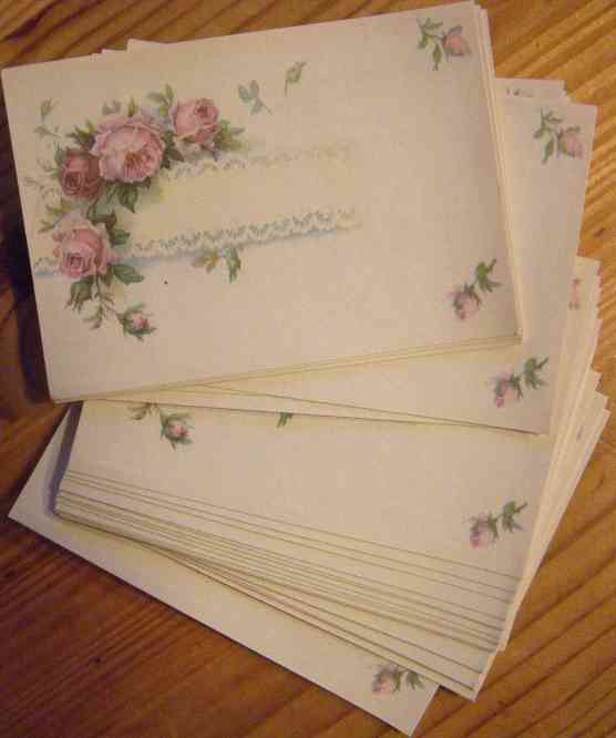 Rosenkärtchen mit Rosengirlande und Platz für einen Namen.