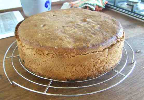 Rundes Brot aus einer Kuchenform.